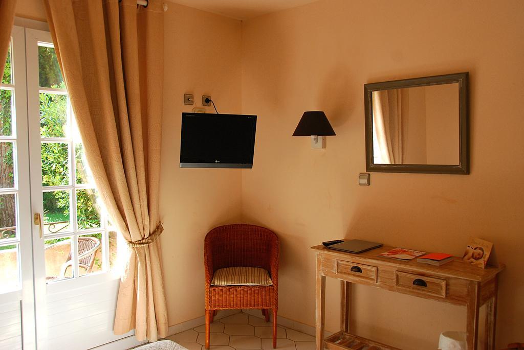 Hotel Les Mazets Des Roches Tarascon Quarto foto