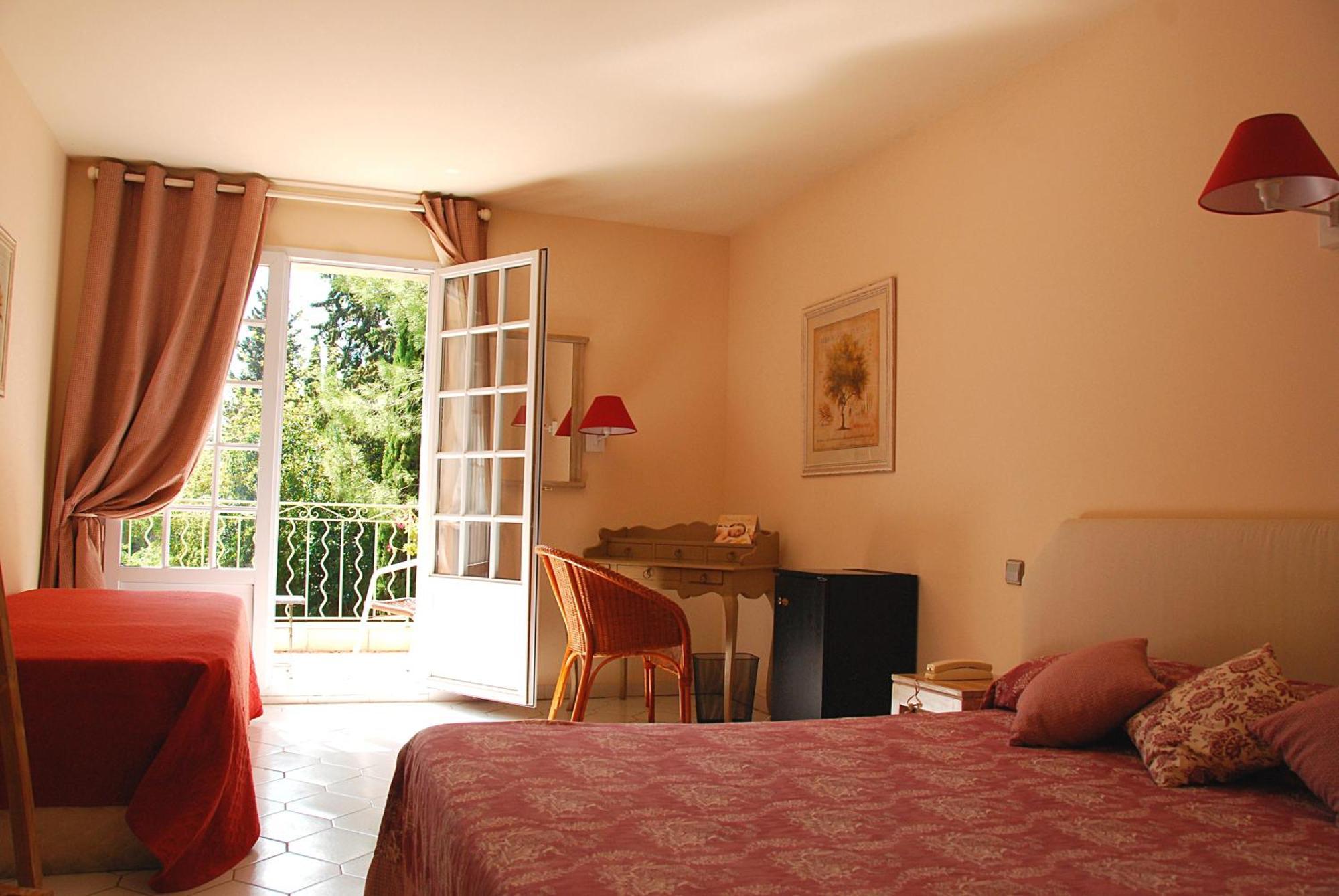 Hotel Les Mazets Des Roches Tarascon Quarto foto